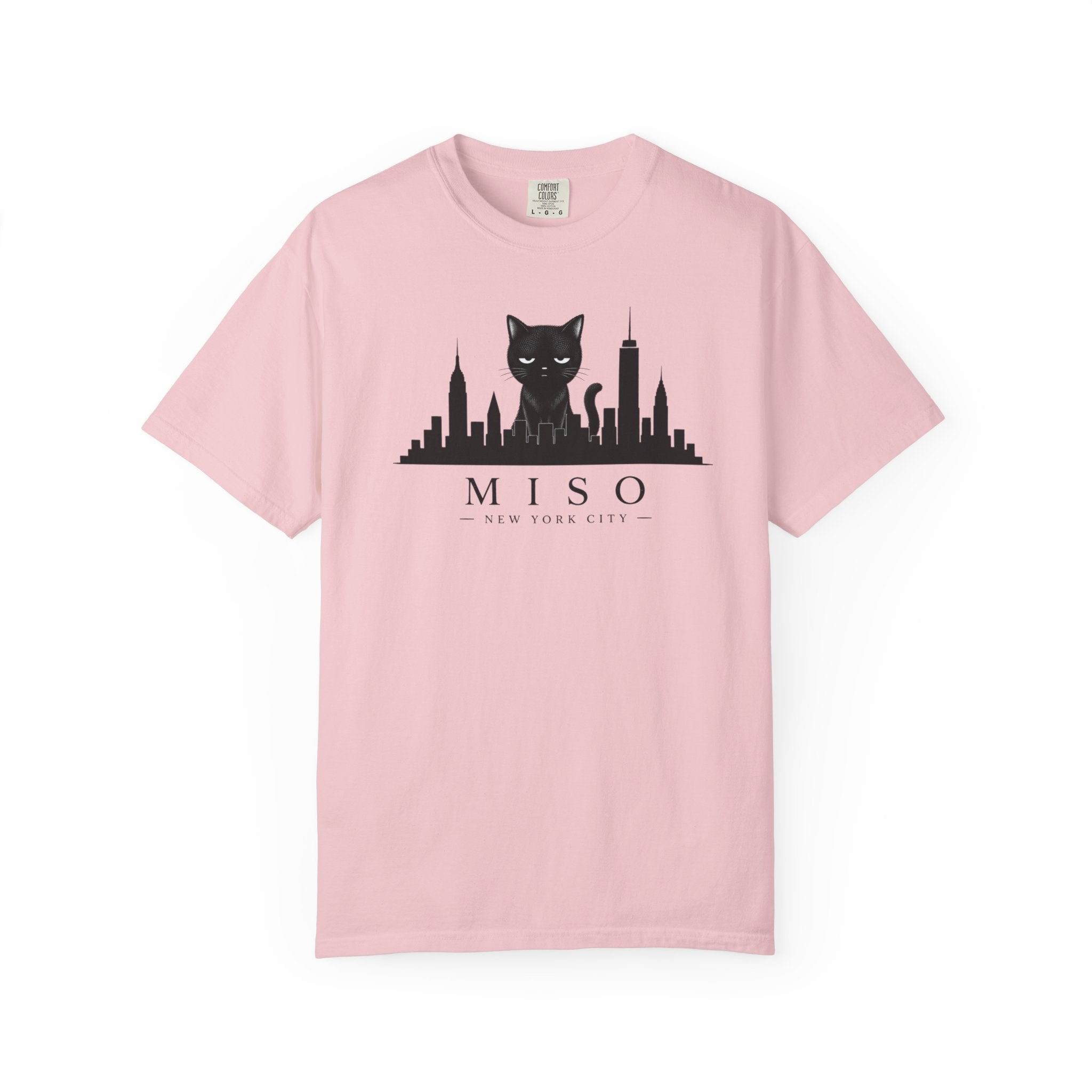 Miso the Cat™ NYC Skyline Tee – Minimalist New York City Graphic Shirt