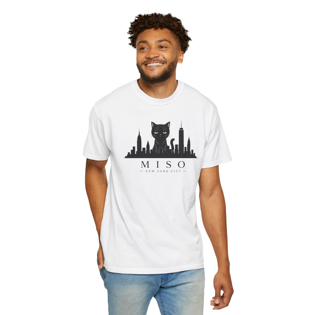 Miso the Cat™ NYC Skyline Tee – Minimalist New York City Graphic Shirt