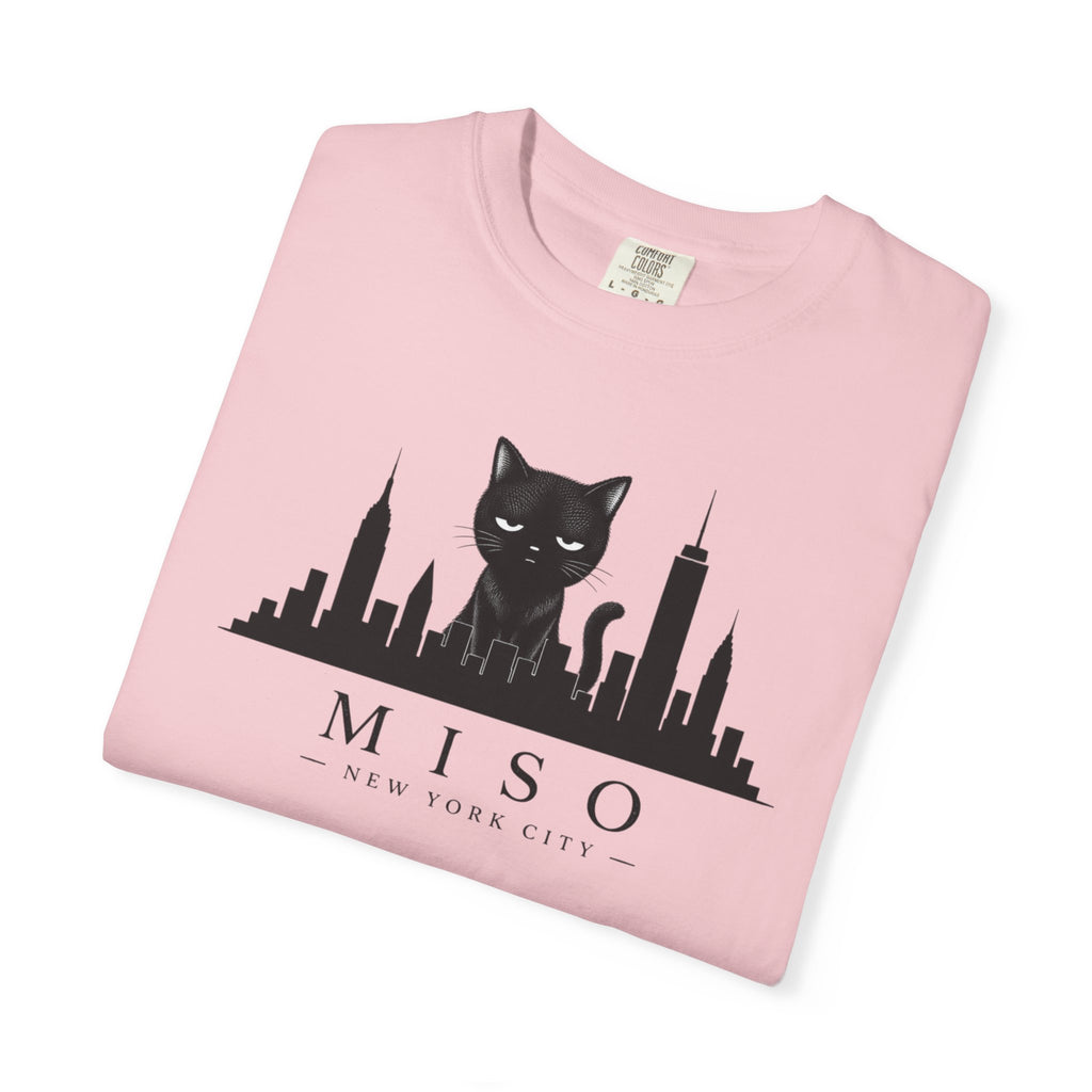 Miso the Cat™ NYC Skyline Tee – Minimalist New York City Graphic Shirt