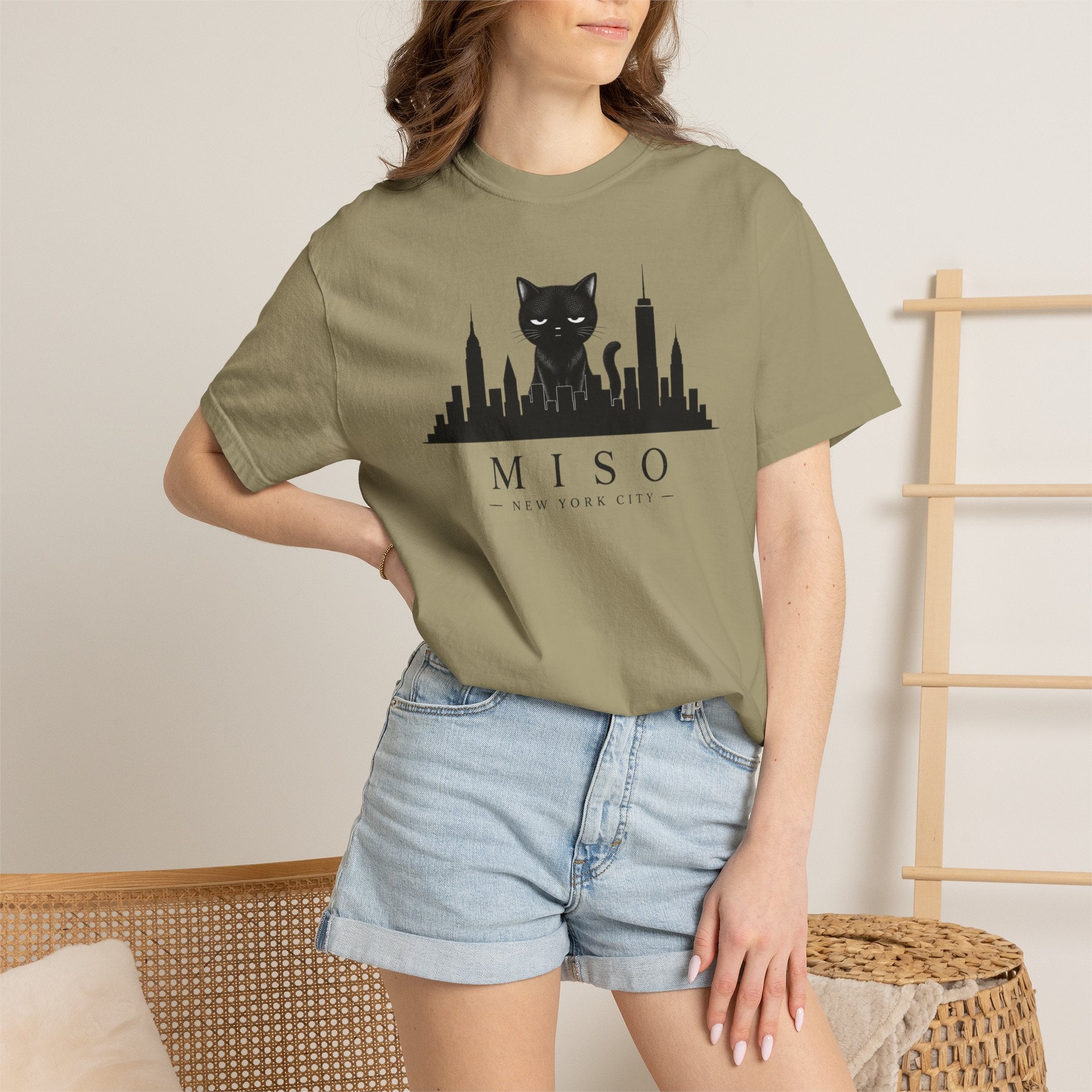Miso the Cat™ NYC Skyline Tee – Minimalist New York City Graphic Shirt