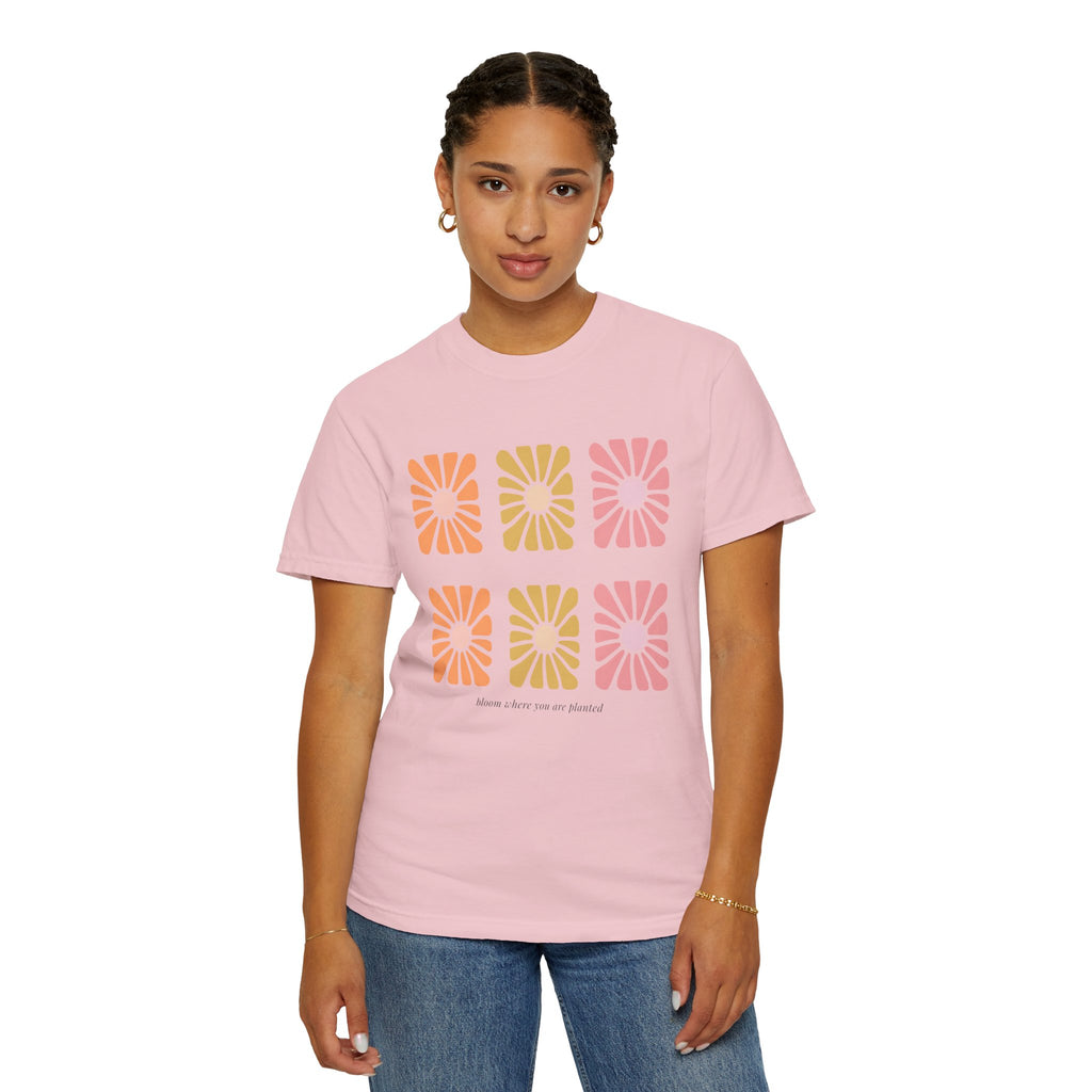 Retro Daisy Graphic T-Shirt — "Bloom in Your Own Power"