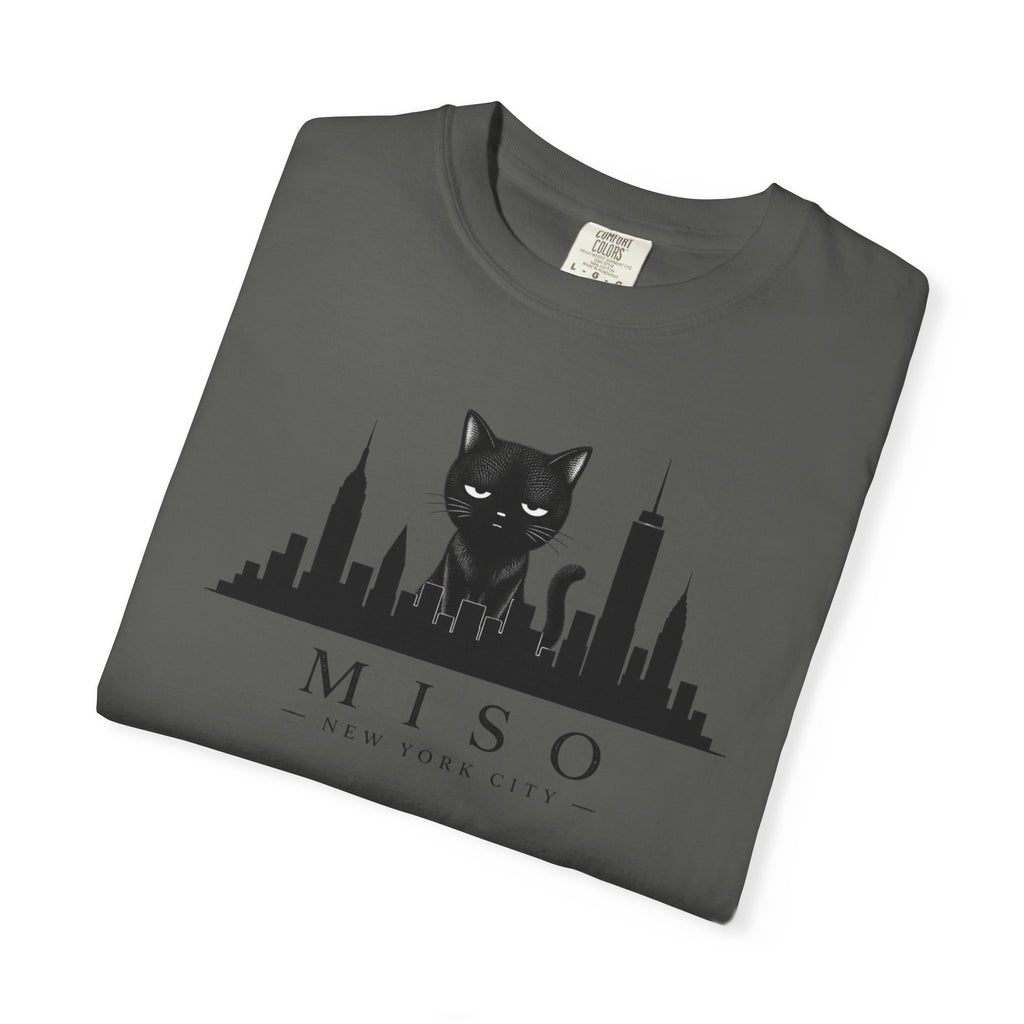 Miso the Cat™ NYC Skyline Tee – Minimalist New York City Graphic Shirt