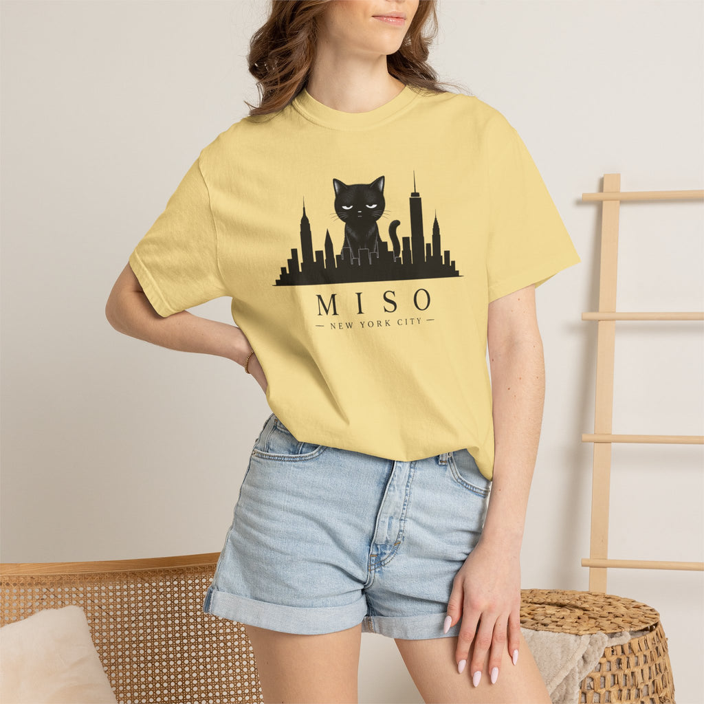 Miso the Cat™ NYC Skyline Tee – Minimalist New York City Graphic Shirt