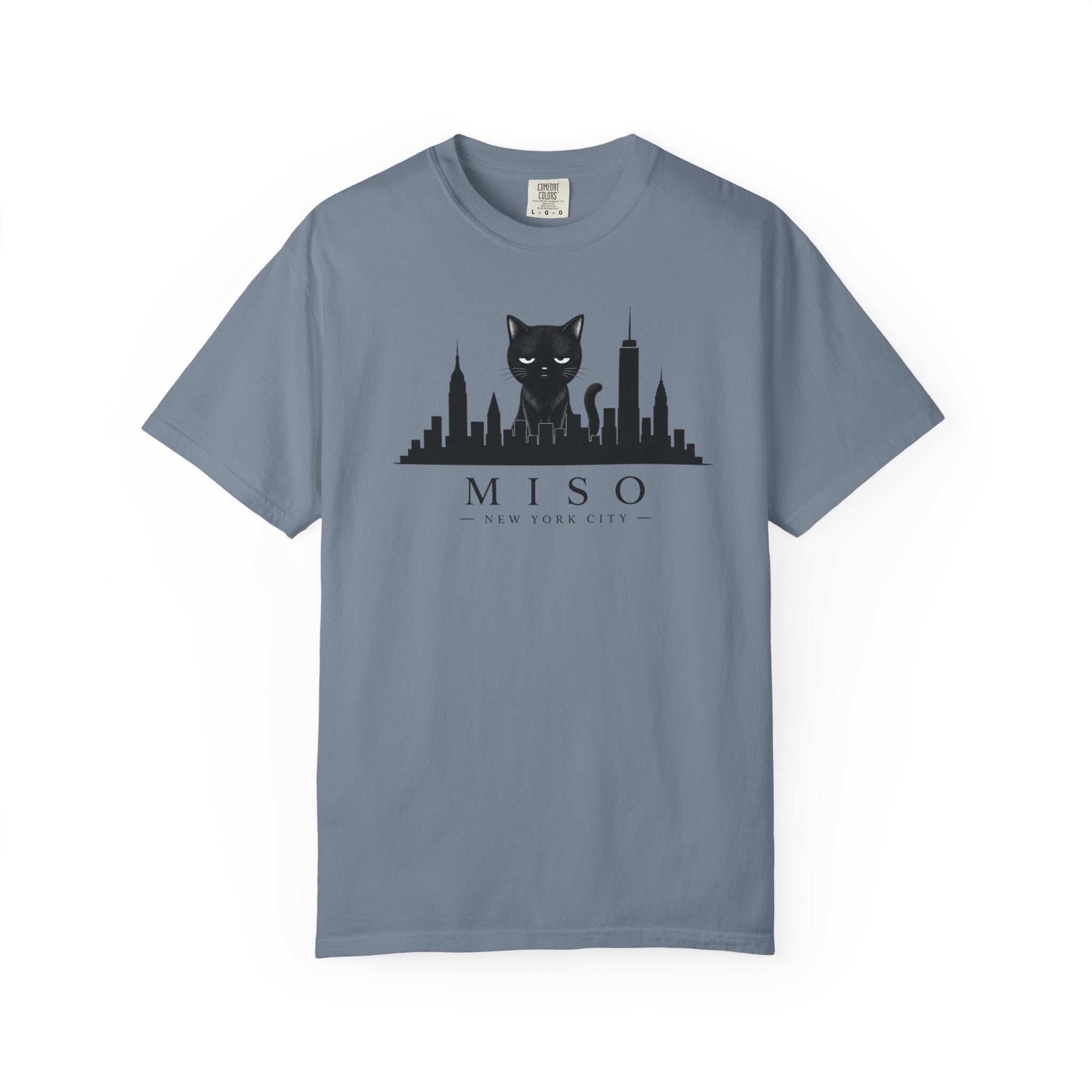 Miso the Cat™ NYC Skyline Tee – Minimalist New York City Graphic Shirt