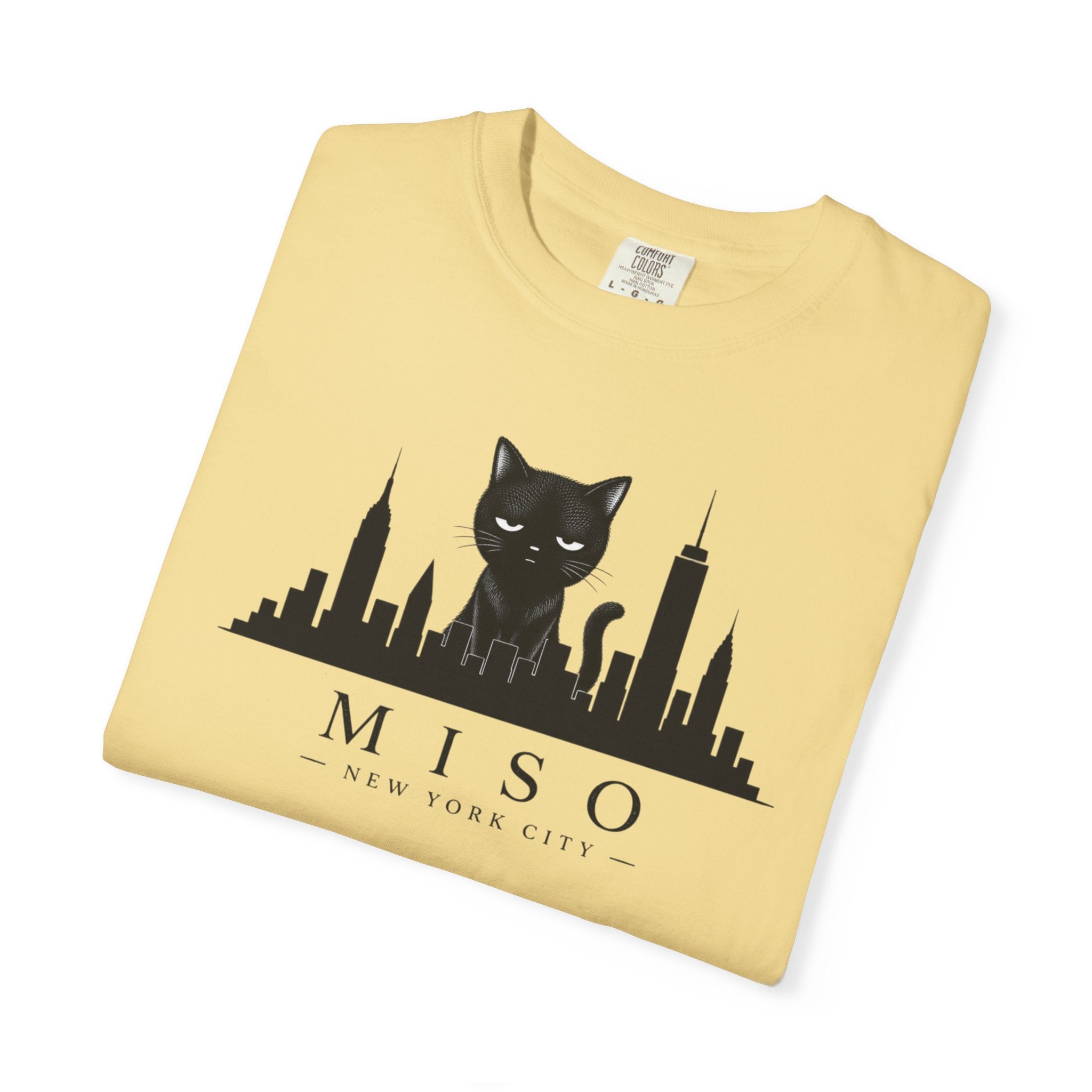 Miso the Cat™ NYC Skyline Tee – Minimalist New York City Graphic Shirt