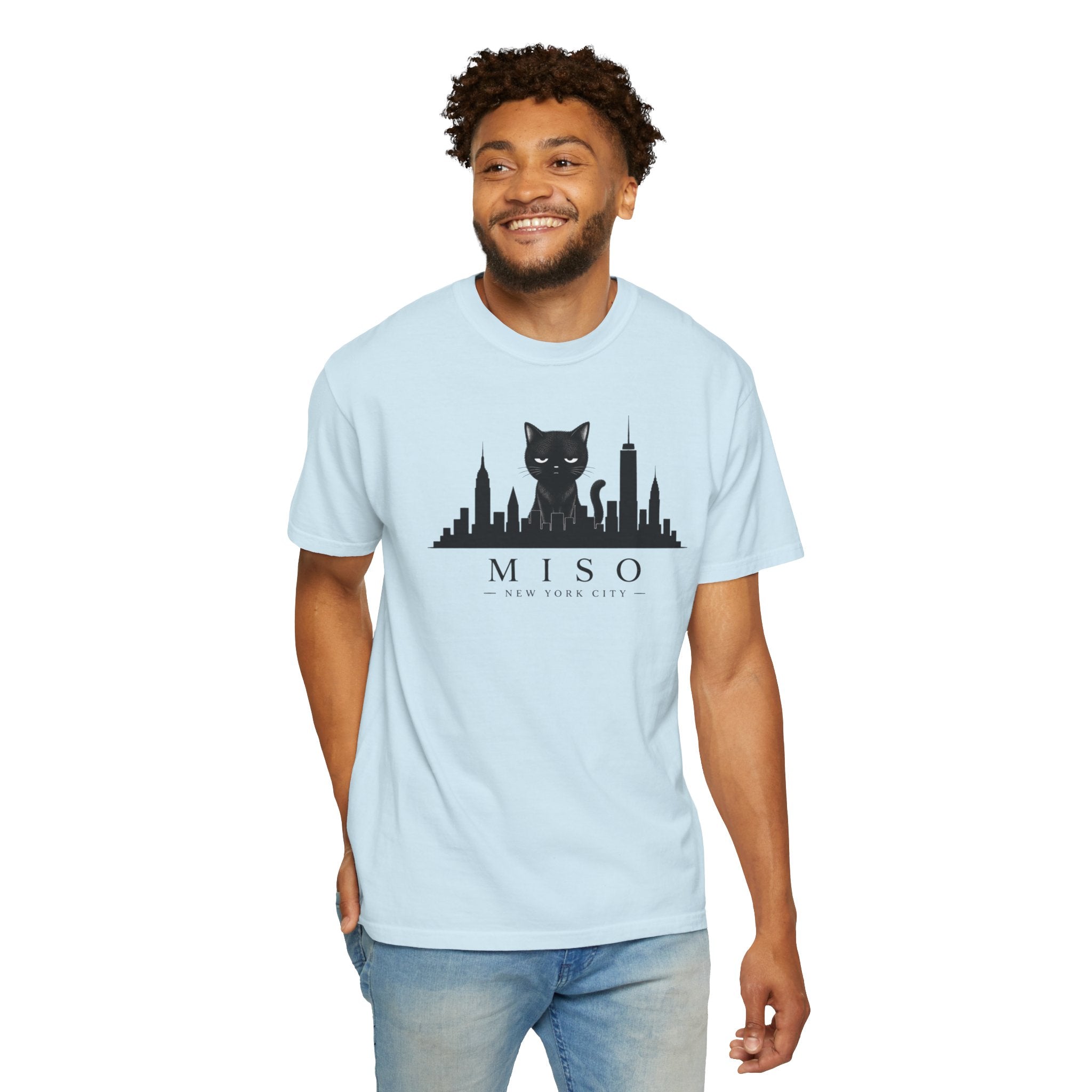Miso the Cat™ NYC Skyline Tee – Minimalist New York City Graphic Shirt