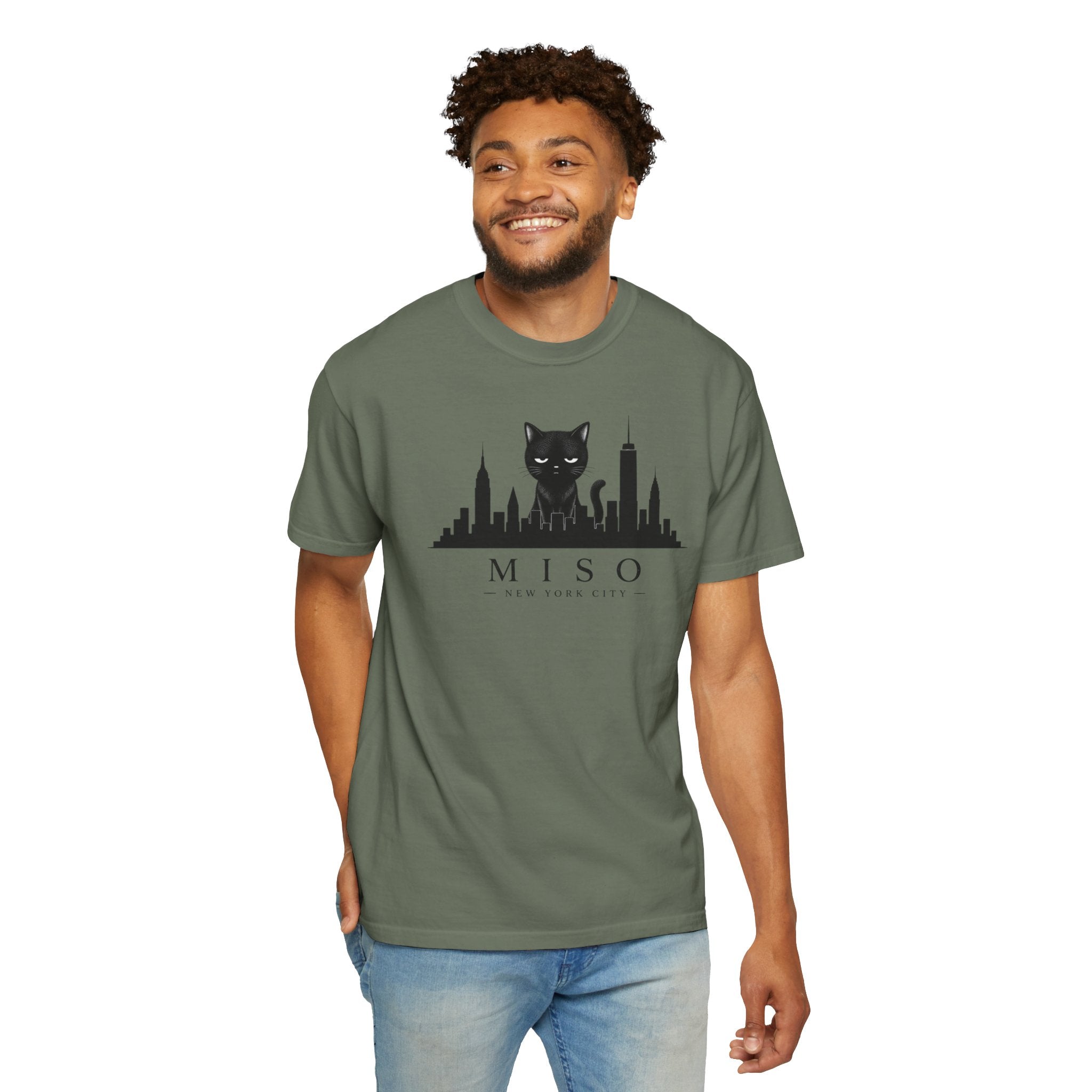 Miso the Cat™ NYC Skyline Tee – Minimalist New York City Graphic Shirt