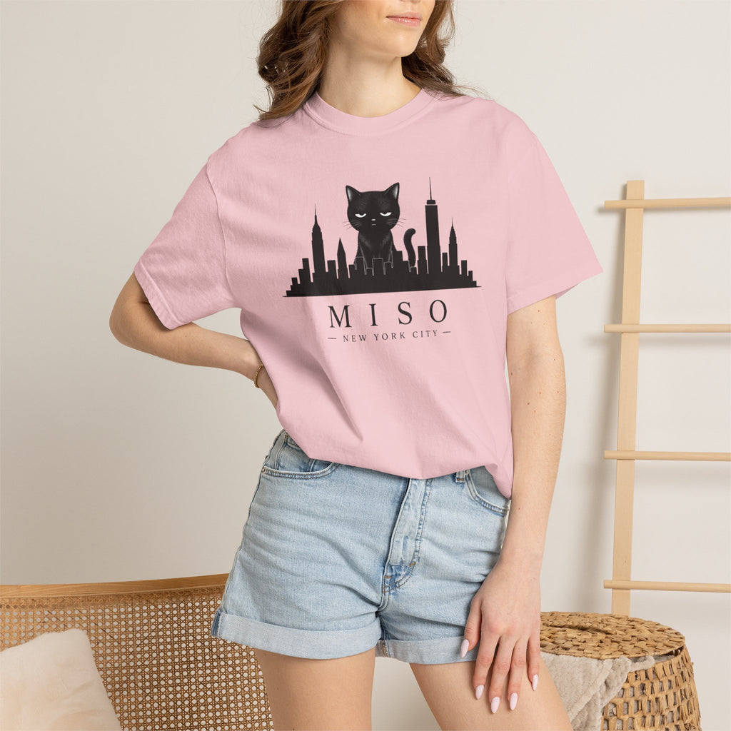 Miso the Cat™ NYC Skyline Tee – Minimalist New York City Graphic Shirt