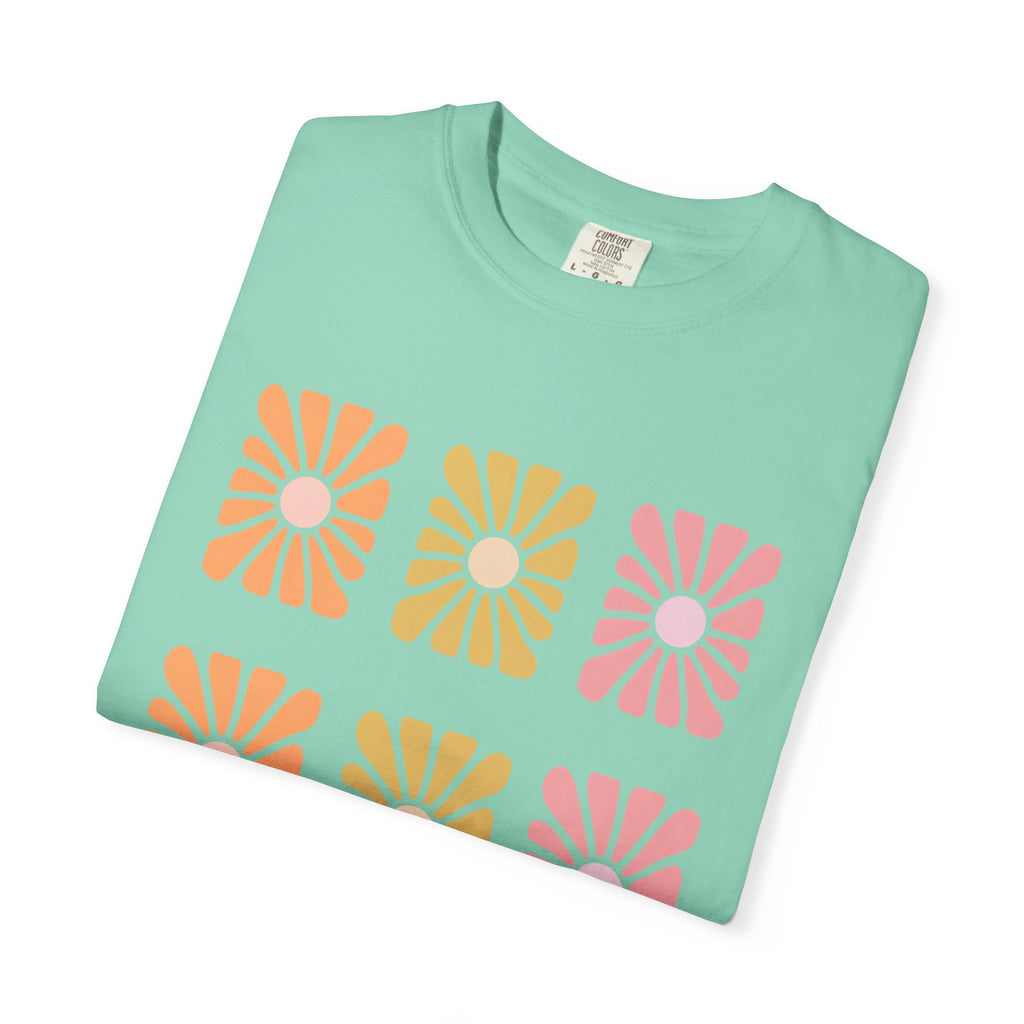 Retro Daisy Graphic T-Shirt — "Bloom in Your Own Power"