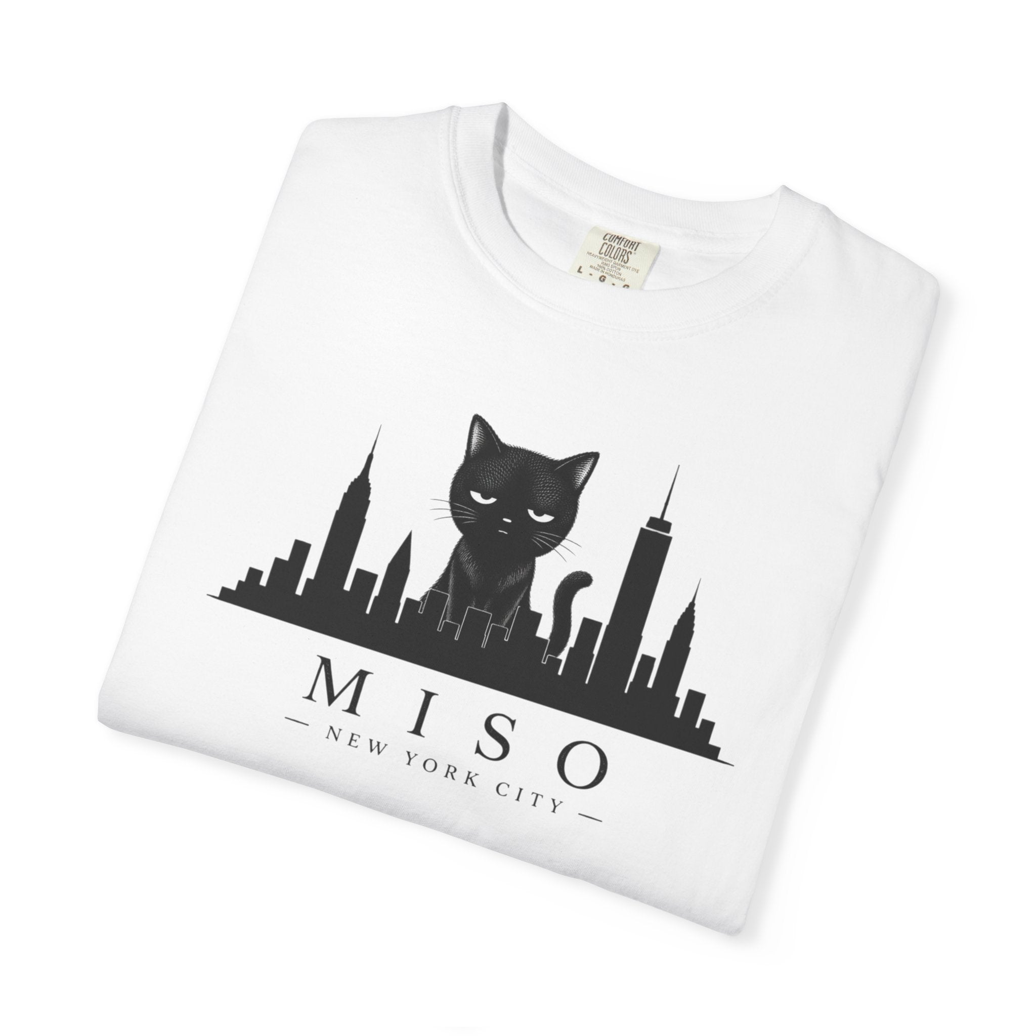 Miso the Cat™ NYC Skyline Tee – Minimalist New York City Graphic Shirt