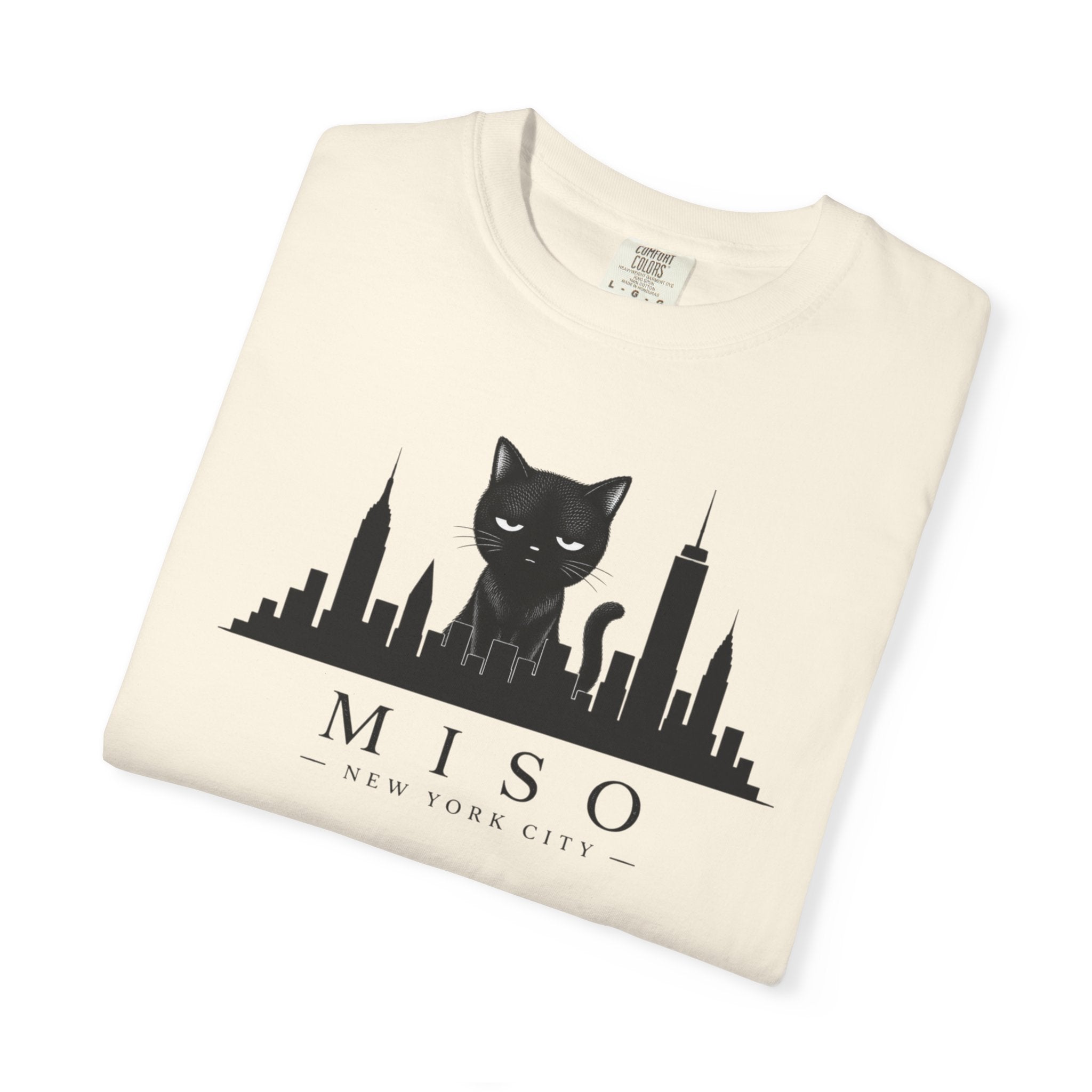 Miso the Cat™ NYC Skyline Tee – Minimalist New York City Graphic Shirt