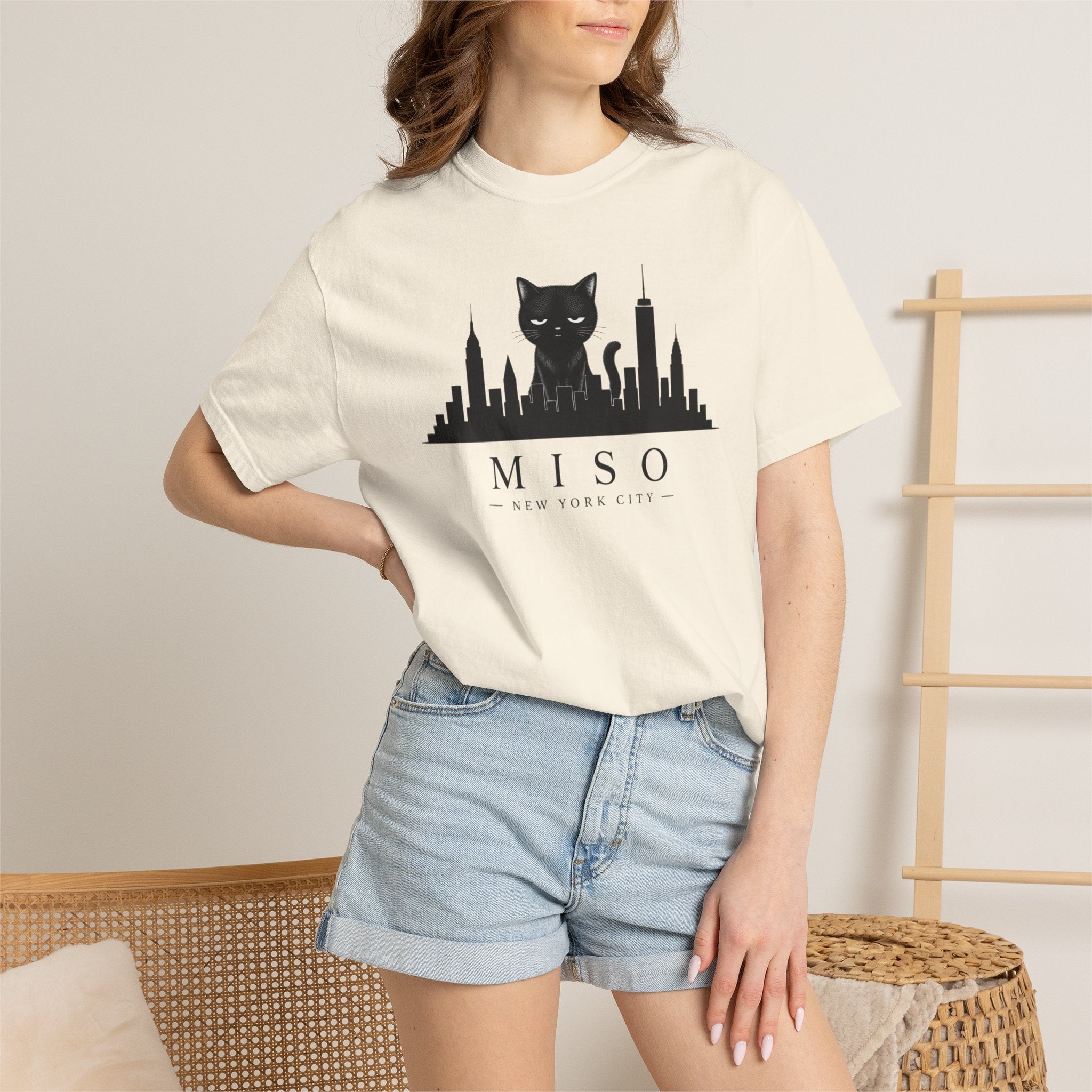 Miso the Cat™ NYC Skyline Tee – Minimalist New York City Graphic Shirt