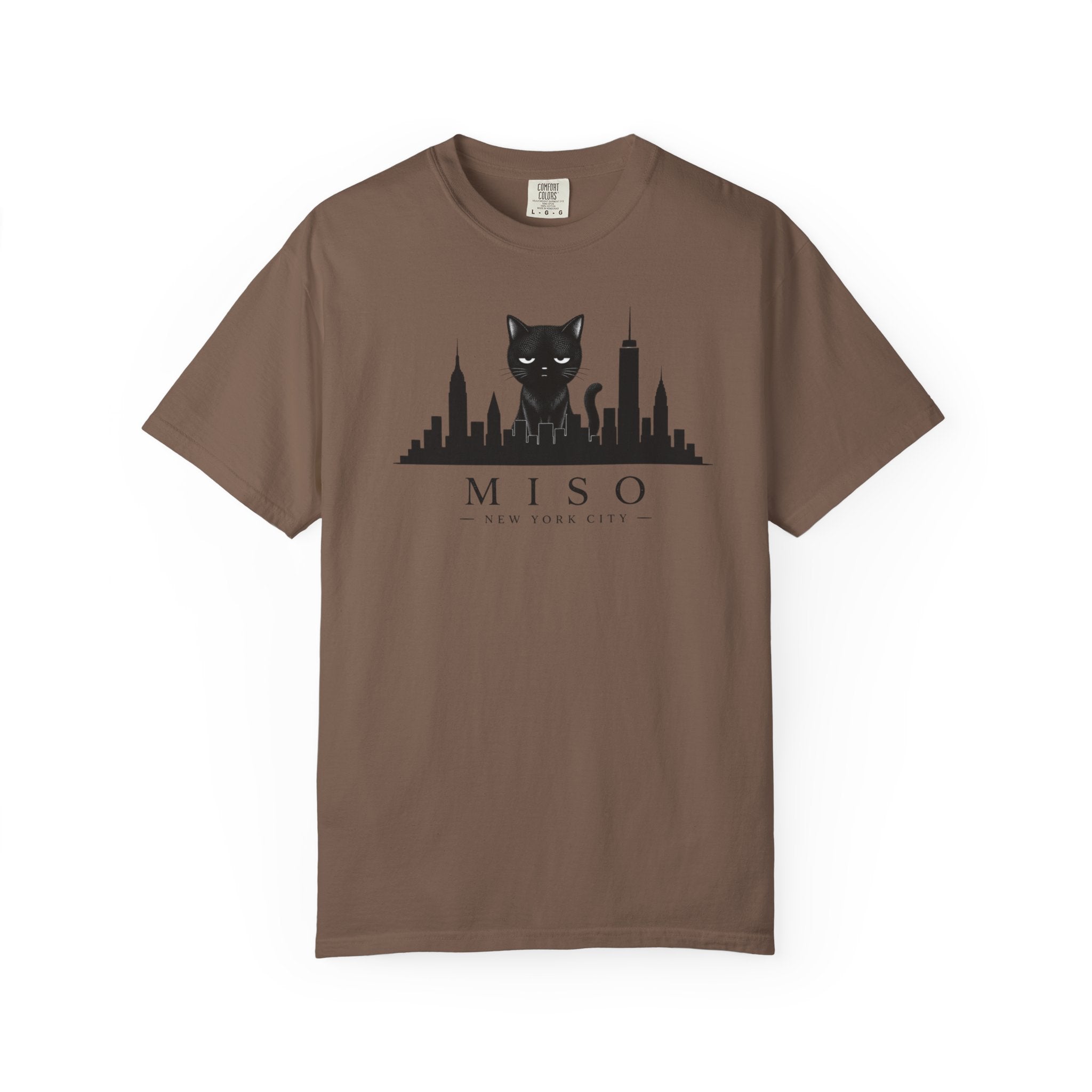 Miso the Cat™ NYC Skyline Tee – Minimalist New York City Graphic Shirt