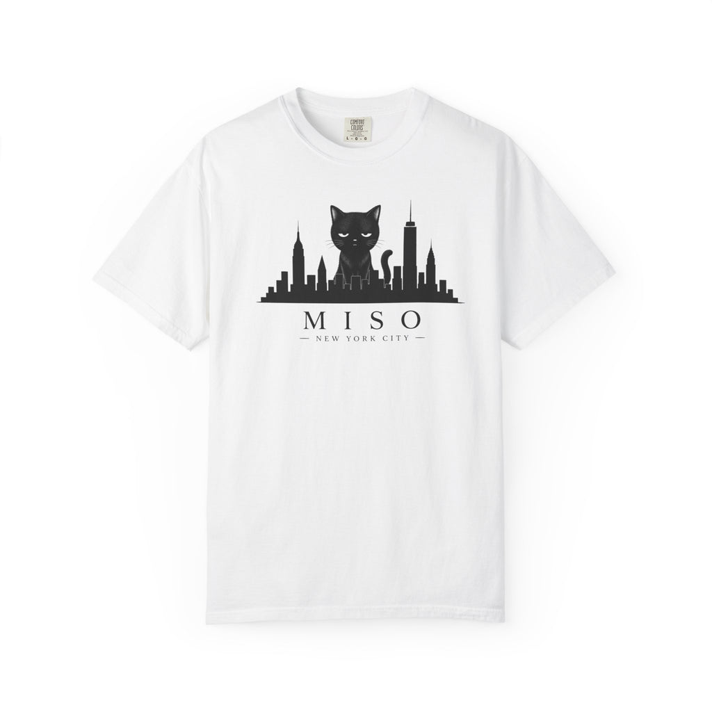 Miso the Cat™ NYC Skyline Tee – Minimalist New York City Graphic Shirt