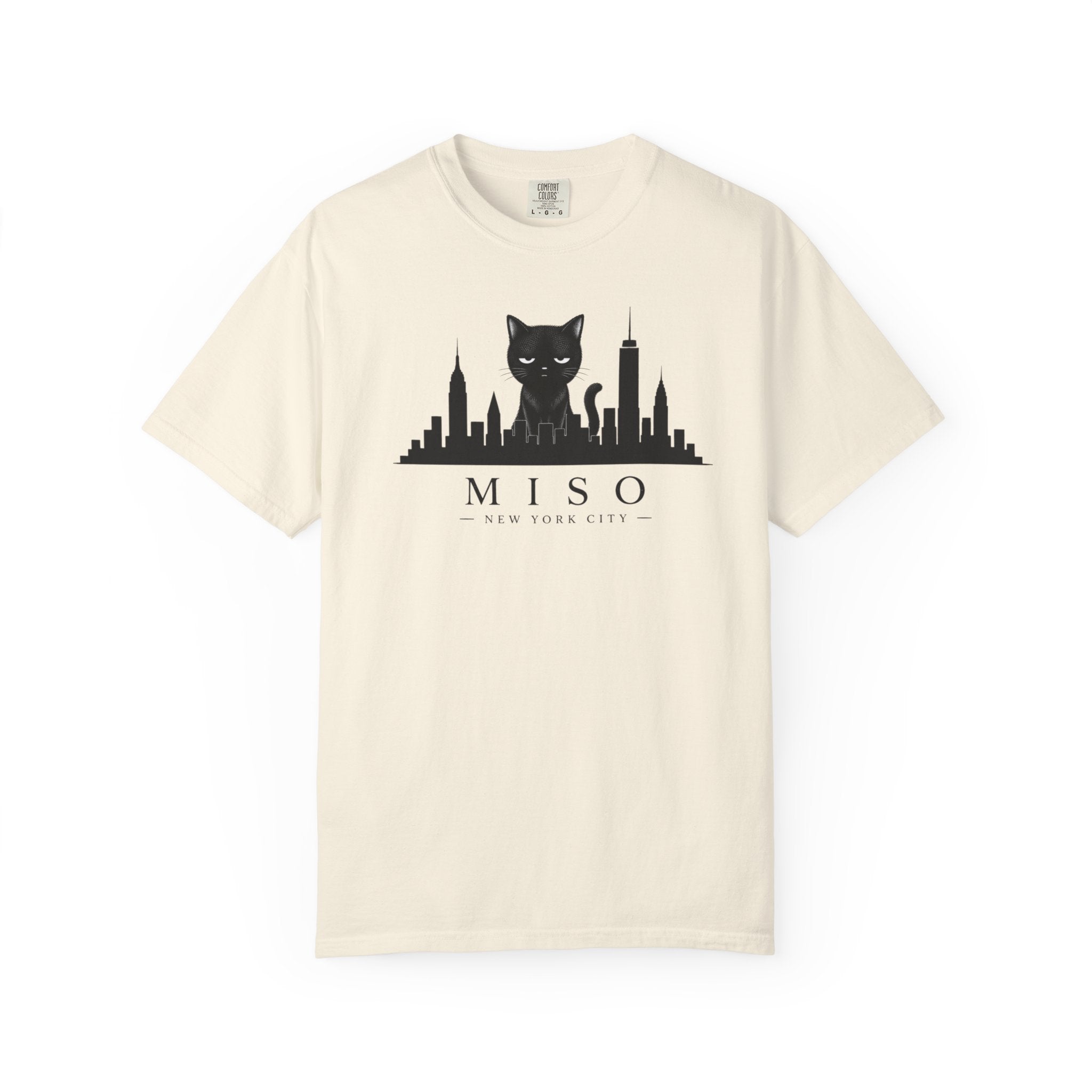 Miso the Cat™ NYC Skyline Tee – Minimalist New York City Graphic Shirt